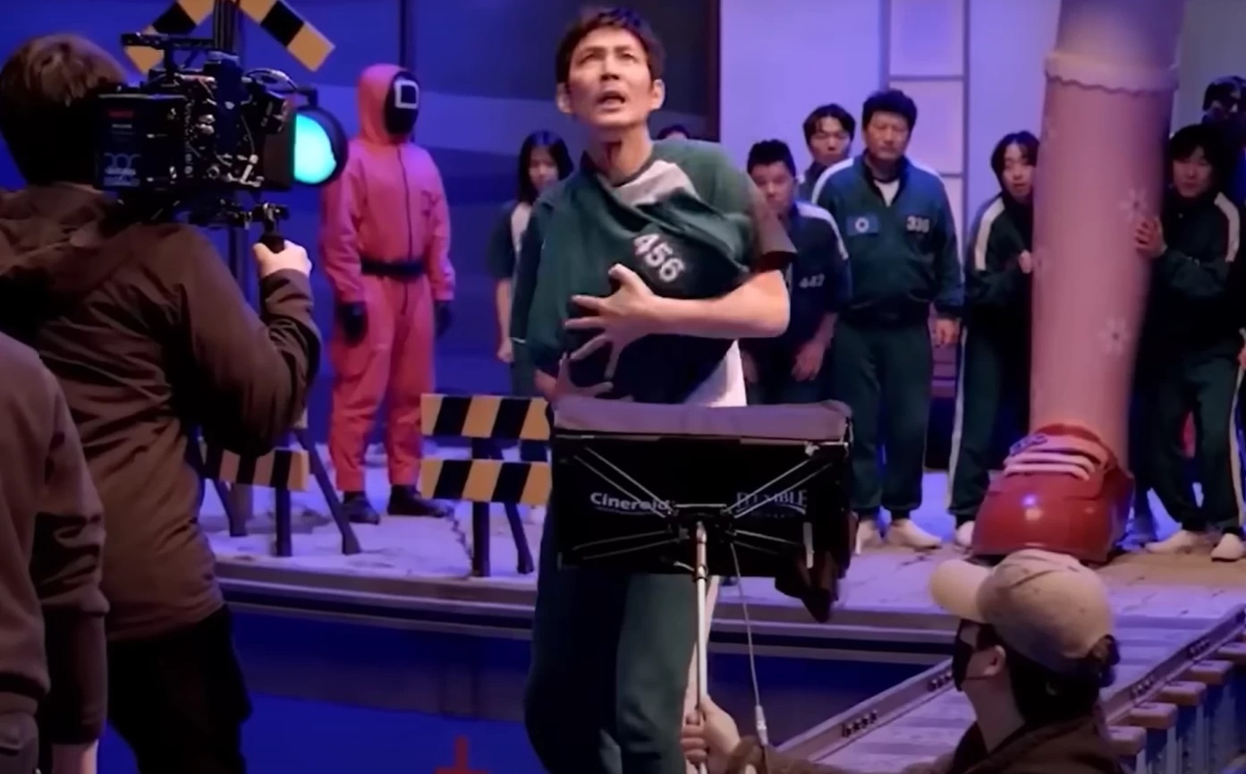 ببینید| پشتصحنه سکانس ترسناک سریال بازی مرکب ببینید| پشتصحنه سکانس ترسناک سریال بازی مرکب