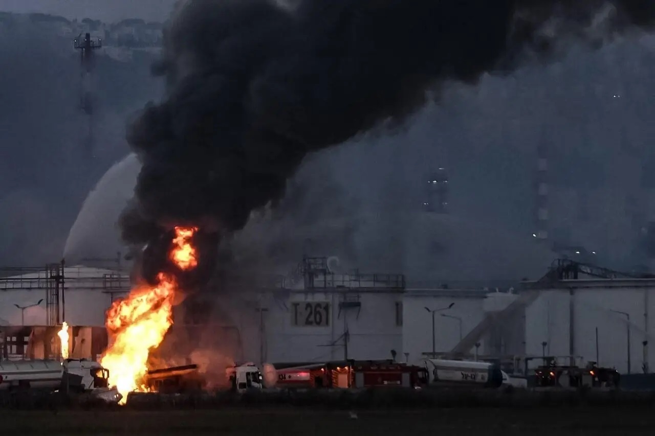 رسانه اسرائیلی: ایران پالایشگاه حیفا را ویران کرده است رسانه اسرائیلی: ایران پالایشگاه حیفا را ویران کرده است