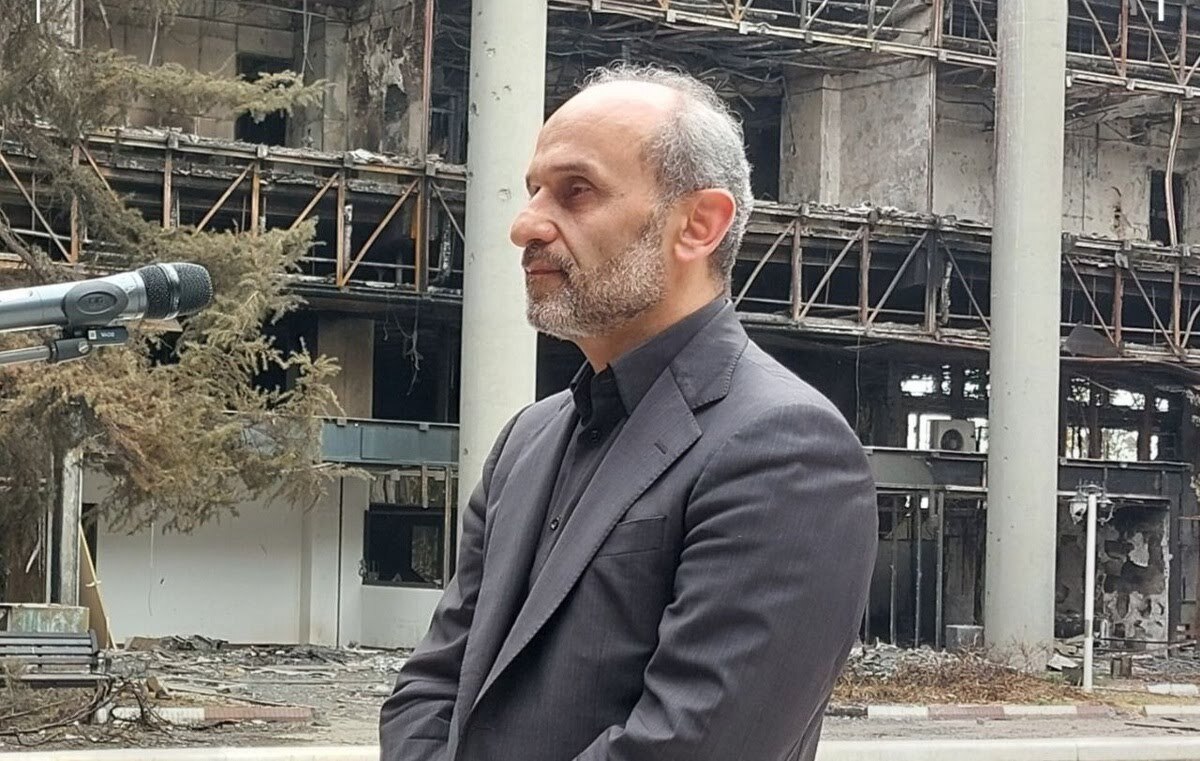 شلیک ۱۱ موشک به ساختمان شیشه‌ای صداوسیما | تلفات این حادثه سه شهید بود و ۲۰ زخمی