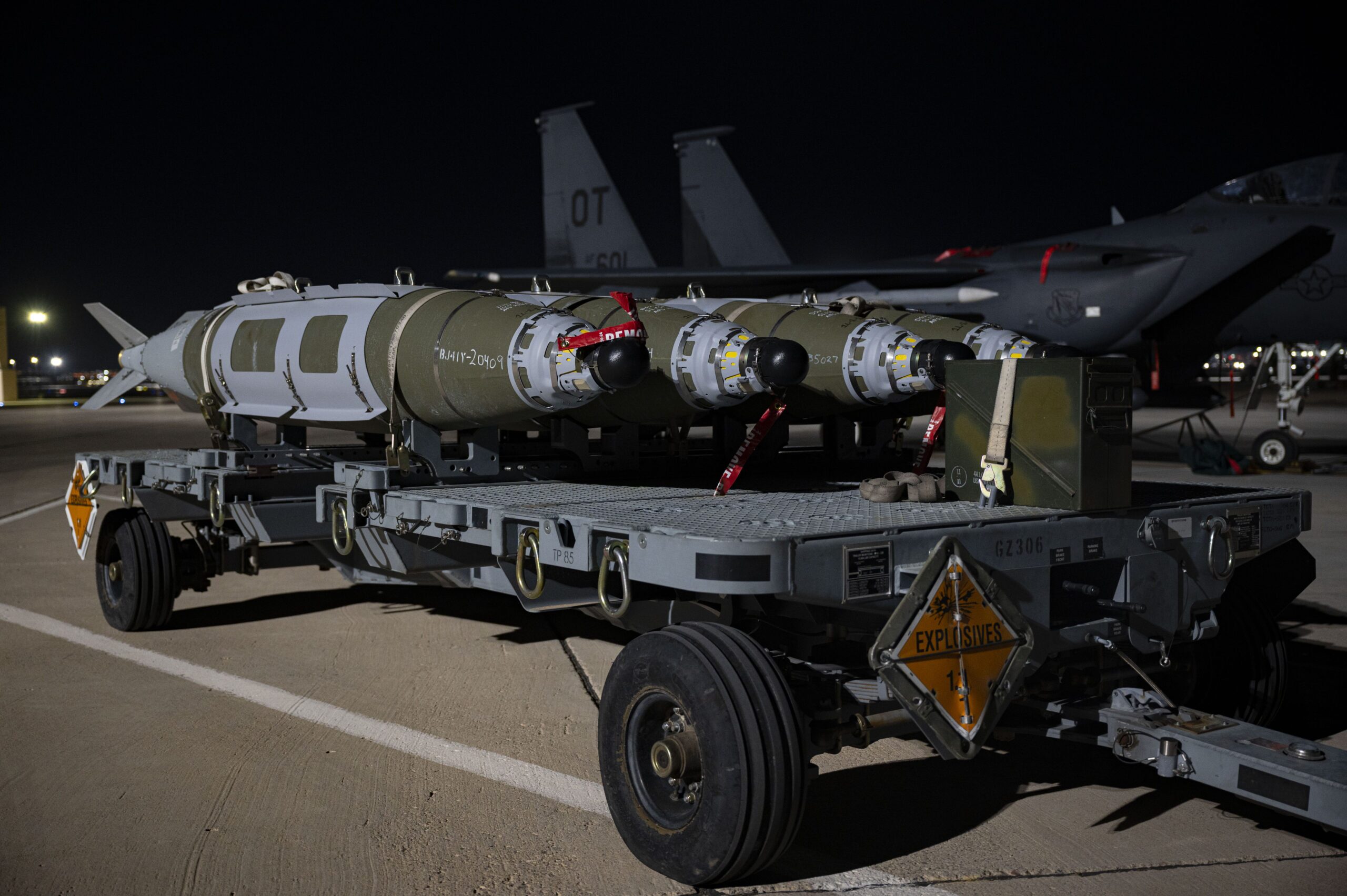 مشخصات بمب GBU-۳۱ ارتش آمریکا مشخصات بمب GBU-۳۱ ارتش آمریکا