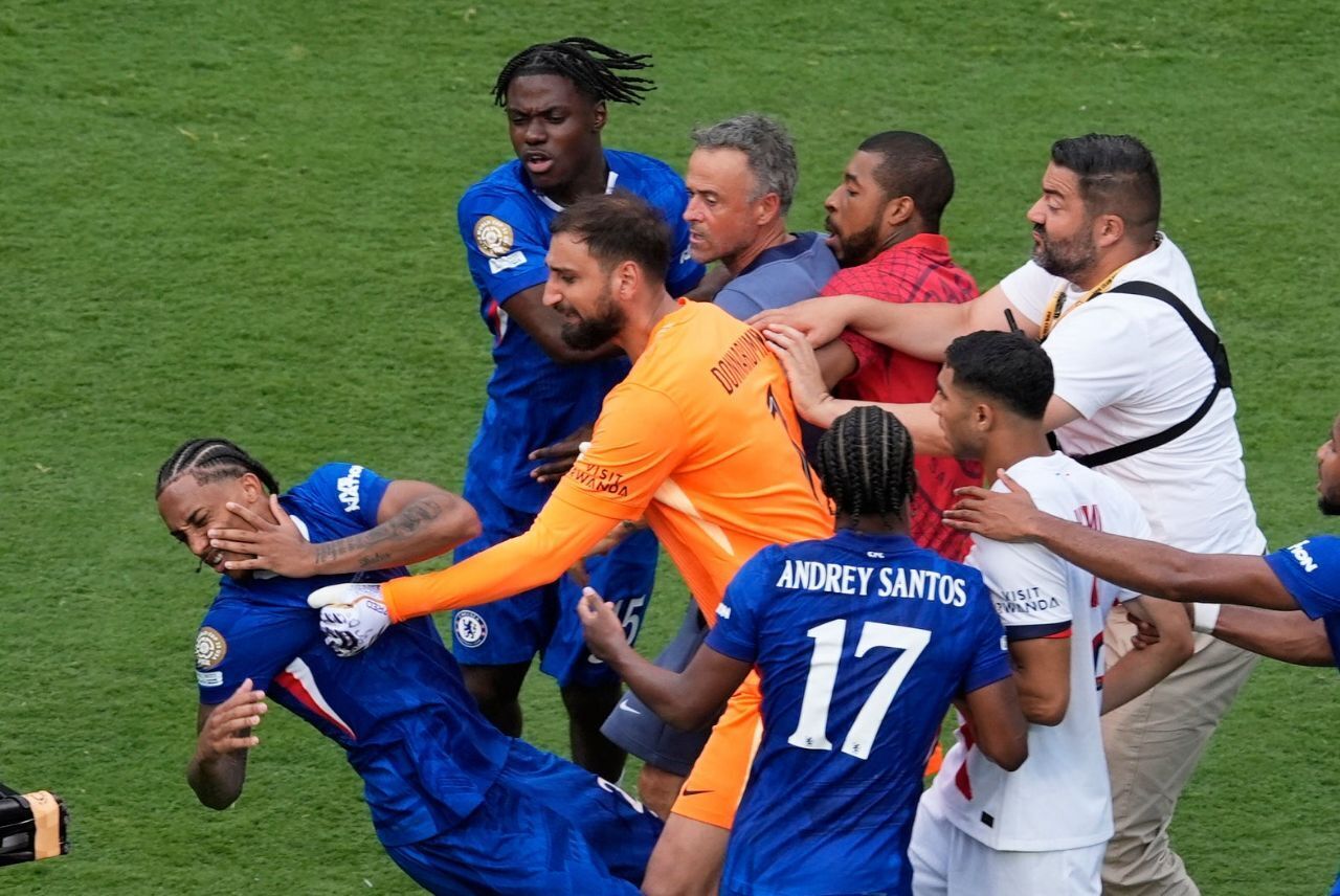 واکنش انریکه به اقدام جنجالی پس از بازی با چلسی