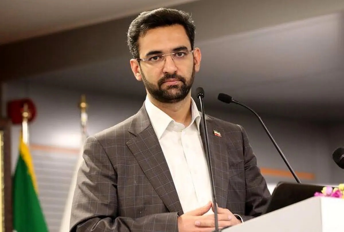 انتقاد دوباره آذری جهرمی از اختلال در GPS