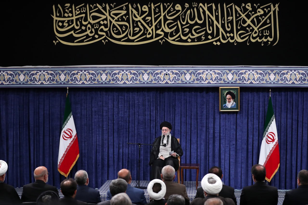 بازتاب گسترده سخنان رهبری در فضای مجازی | از میدان تا دیپلماسی؛ پیام چندلایه رهبر انقلاب چه بود؟ بازتاب گسترده سخنان رهبری در فضای مجازی | از میدان تا دیپلماسی؛ پیام چندلایه رهبر انقلاب چه بود؟