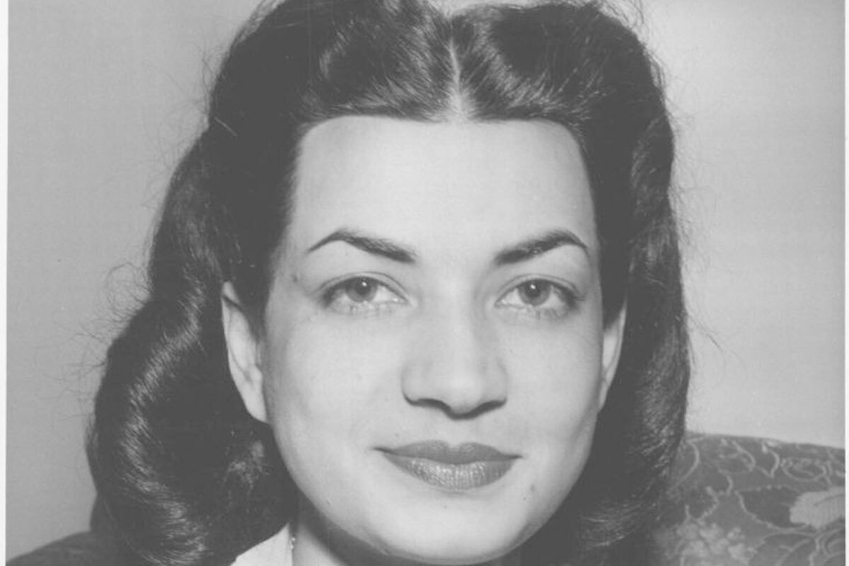 اشرف پهلوی در حال گشت و گذار در اصفهان؛ دهه ۴۰ +عکس