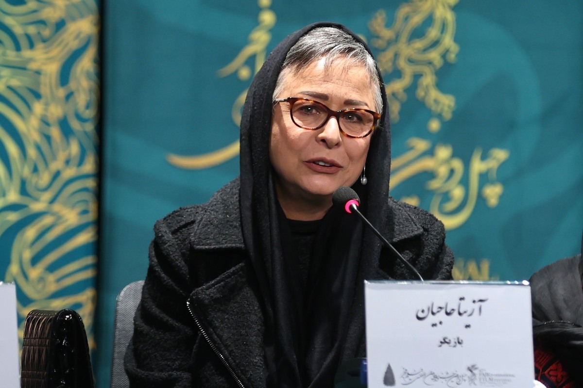 عکسی از آزیتا حاجیان در کودکی در کنار دایی هایش؛ دهه ۴۰