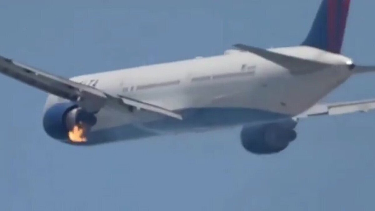 ببینید| لحظه آتش گرفتن بوئینگ ۷۶۷ در آسمان!