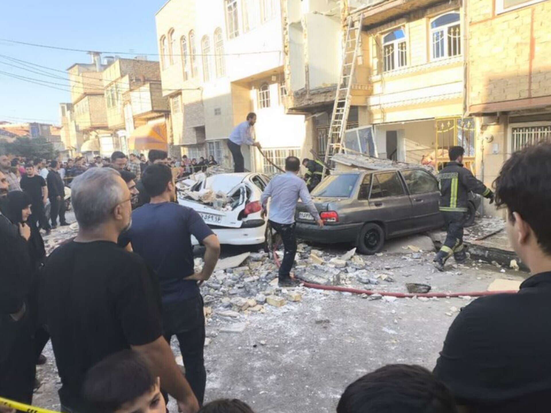 فوری| انفجار در یک واحد مسکونی در بلوار بعثت قم + علت حادثه