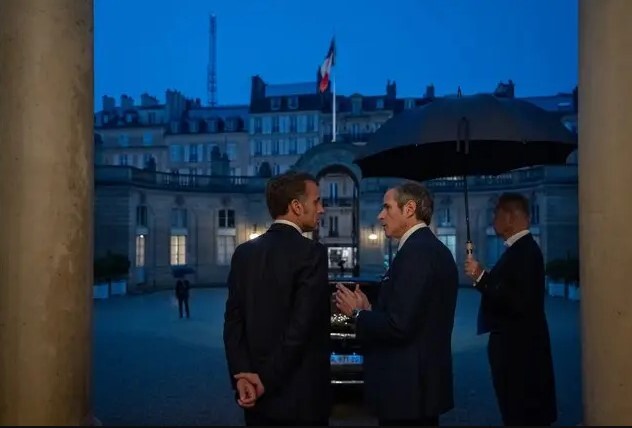 گروسی و مکرون