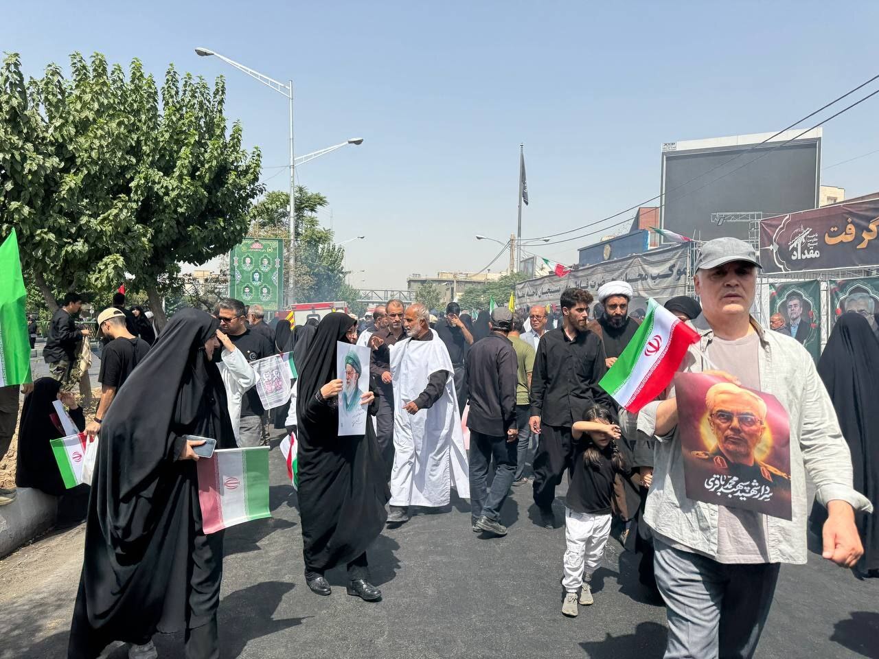 گزارش کامل از متن و حاشیههای مراسم تشییع شهدای اقتدار؛ از نمایش موشک تا حضور شمخانی + عکس و فیلم کفن پوشان