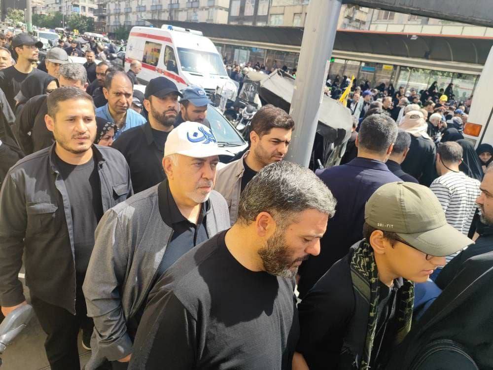 گزارش کامل از متن و حاشیههای مراسم تشییع شهدای اقتدار؛ از نمایش موشک تا حضور شمخانی + عکس و فیلم محمدجواد ظریف