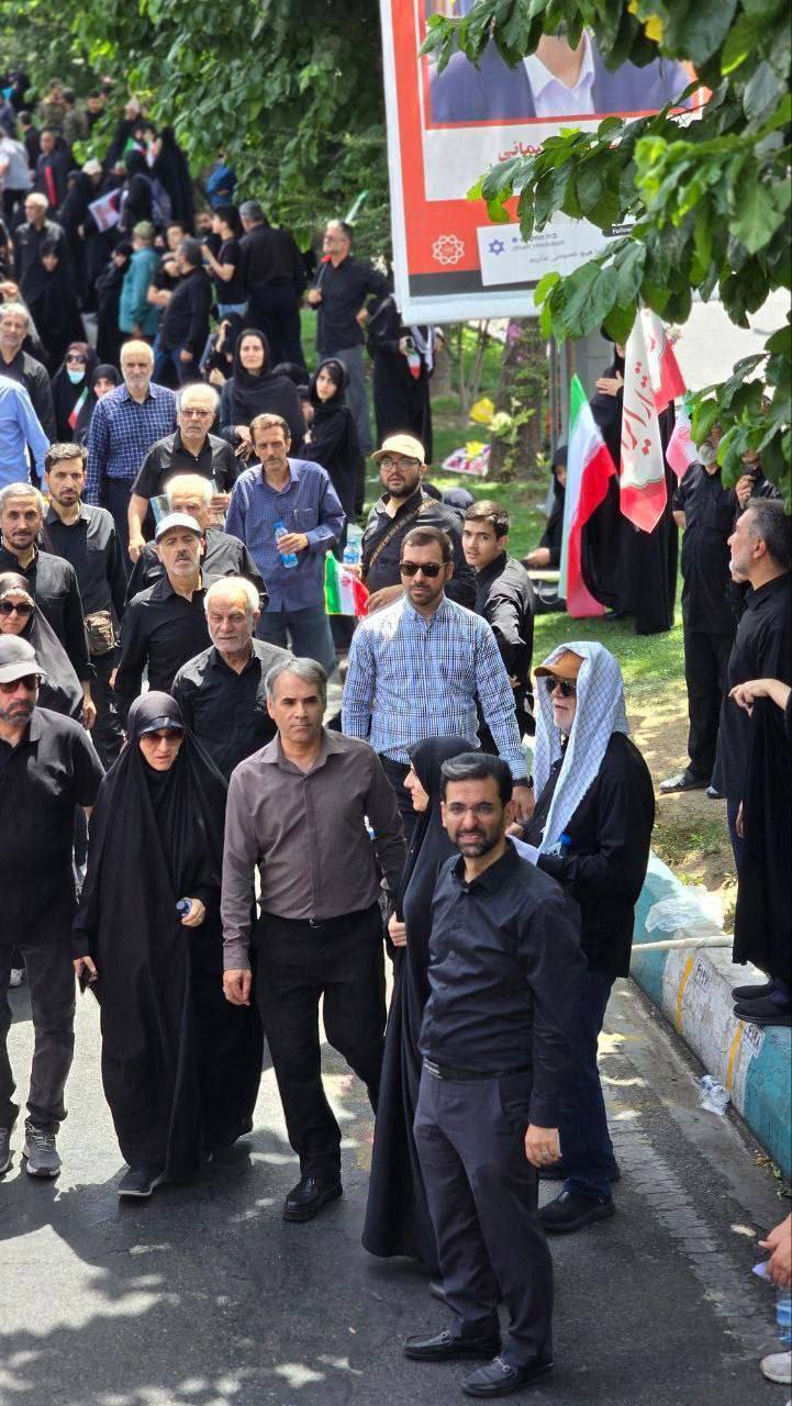 گزارش کامل از متن و حاشیههای مراسم تشییع شهدای اقتدار ؛ از نمایش موشک تا حضور شمخانی + عکس و فیلم اذری جهرمی