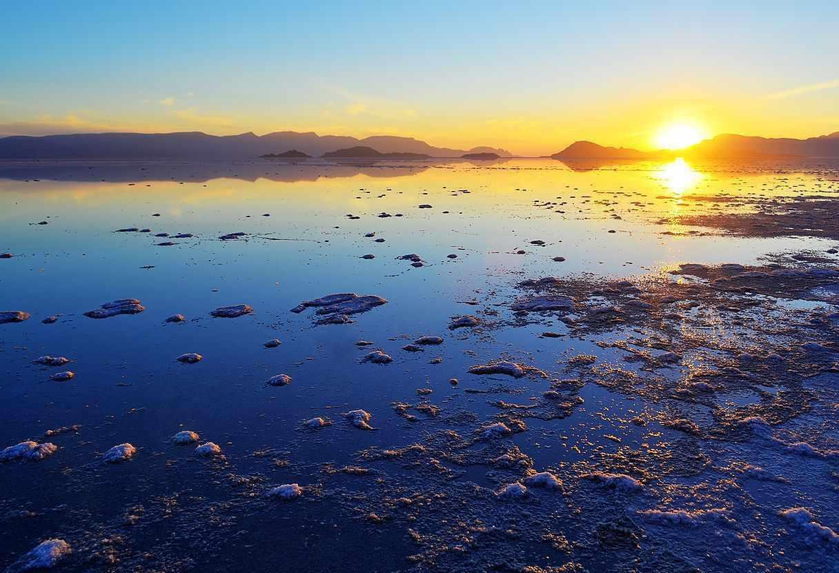 دریاچه بختگان