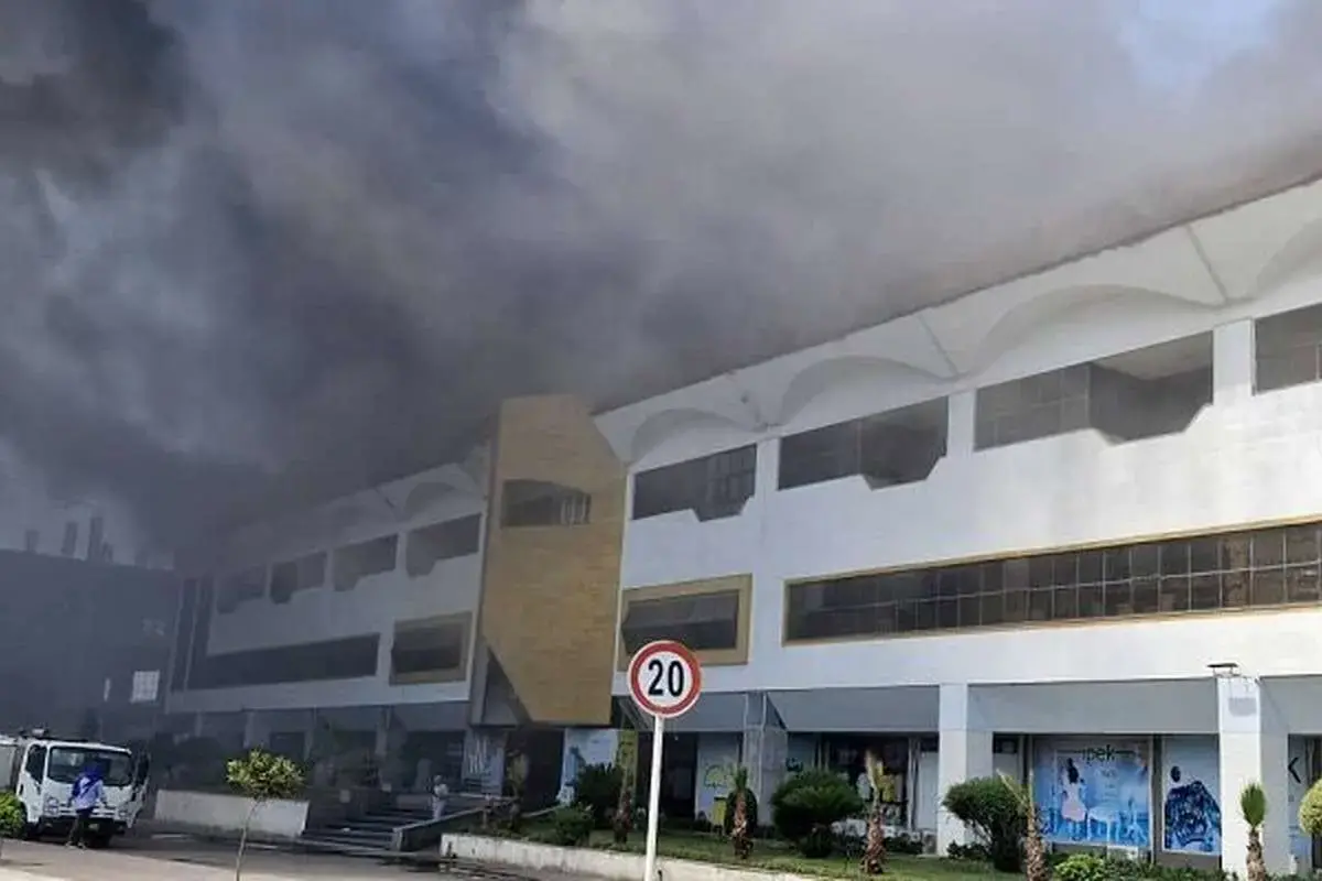 تصاویری از داخل پاساژ ونوس انزلی بعد از آتش‌سوزی