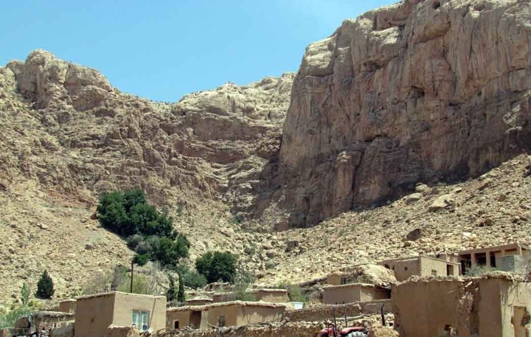 روستای درهمورد