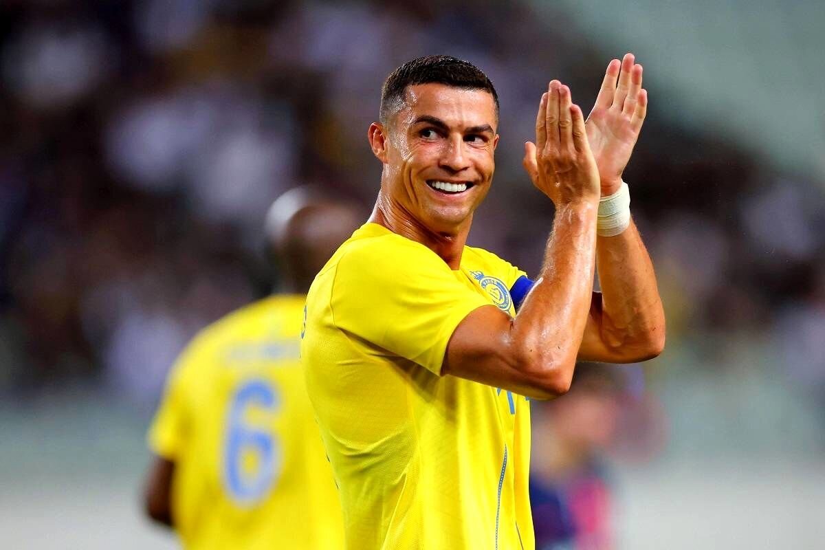 ببینید| سورپرایز رونالدو اشک آشپز النصر را در آورد! ببینید| سورپرایز رونالدو اشک آشپز النصر را در آورد!