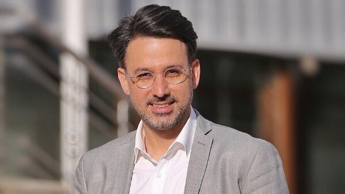 مجریِ صداوسیما دستیار سرمربی امید شد