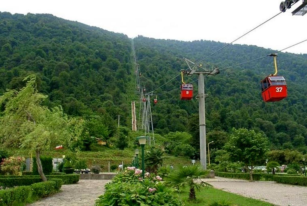 ببینید| وضعیت عجیب مسافران در تله کابین نمک آبرود بخاطر قطعی برق