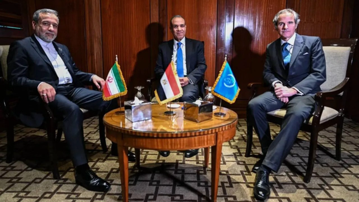 تماس تلفنی وزیر خارجه مصر با عراقچی و گروسی