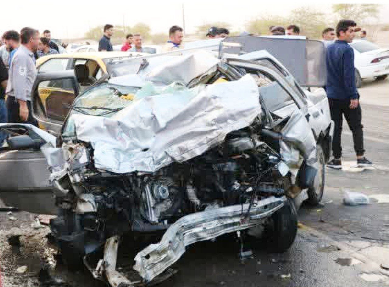 عکس| شدت تصادف پژو و نیسان به سمت مهران با ۳ کشته و ۵ زخمی