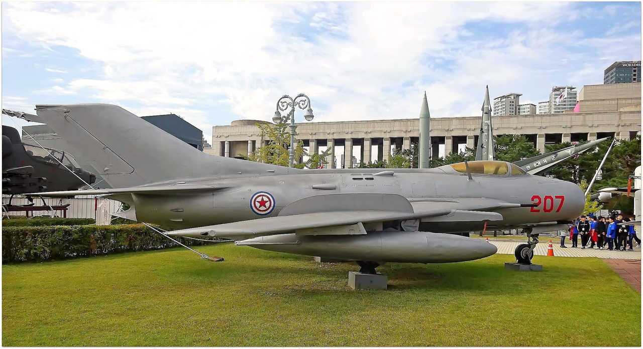 مشخصات جنگنده شنیانگ J-۶ مشخصات جنگنده شنیانگ J-۶