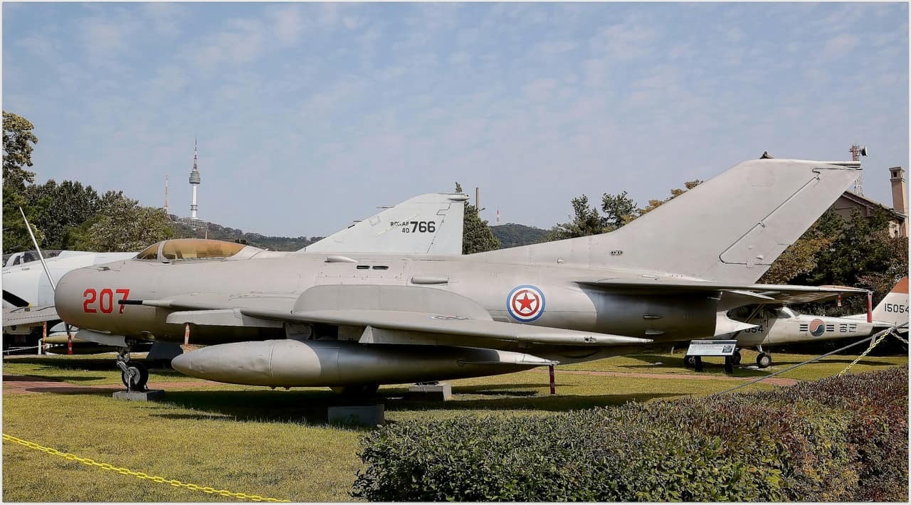 مشخصات جنگنده شنیانگ J-۶ مشخصات جنگنده شنیانگ J-۶