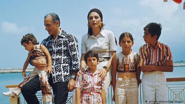 عکس| محمدرضا پهلوی همراه همسر و فرزندان او در تعطیلات تابستانی