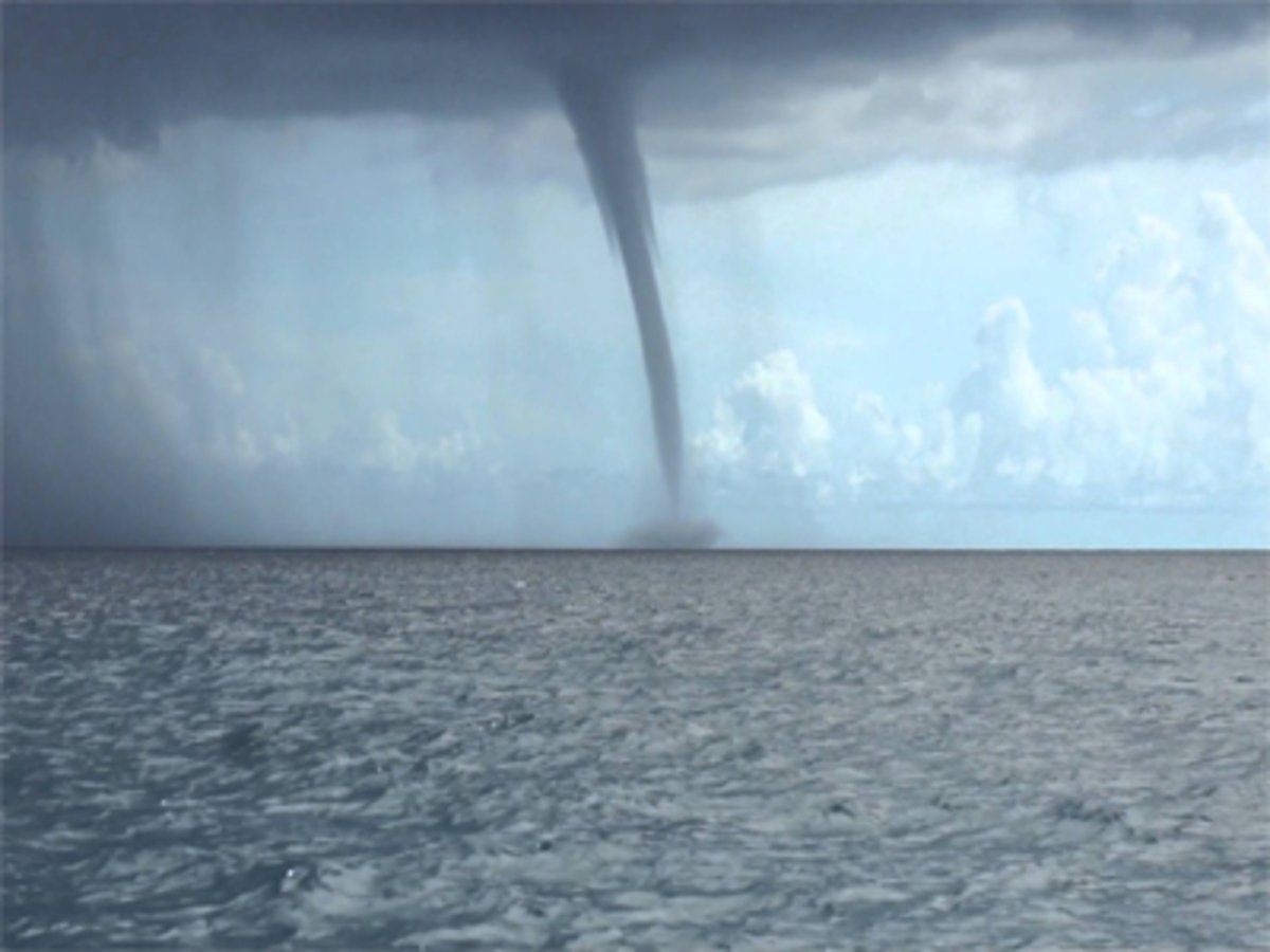 ببینید| گردباد آبی هولناک در هاوانا