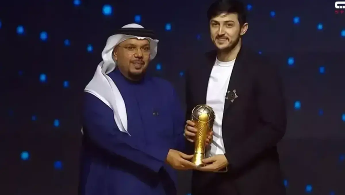 سردار آزمون برنده توپ طلای لیگ امارات شد
