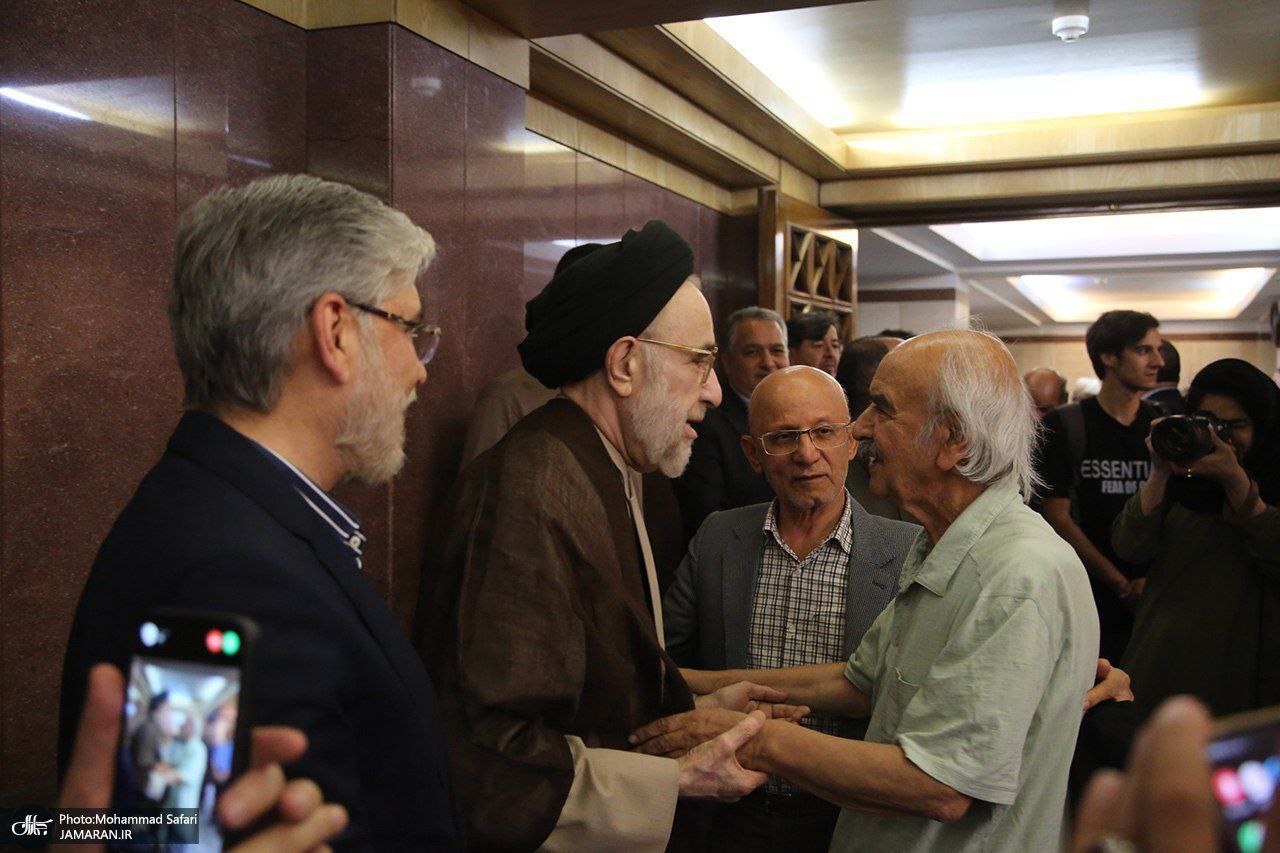 عکس| ملاقات خاتمی و شفیعی کدکنی در حاشیه یک مراسم بزرگداشت