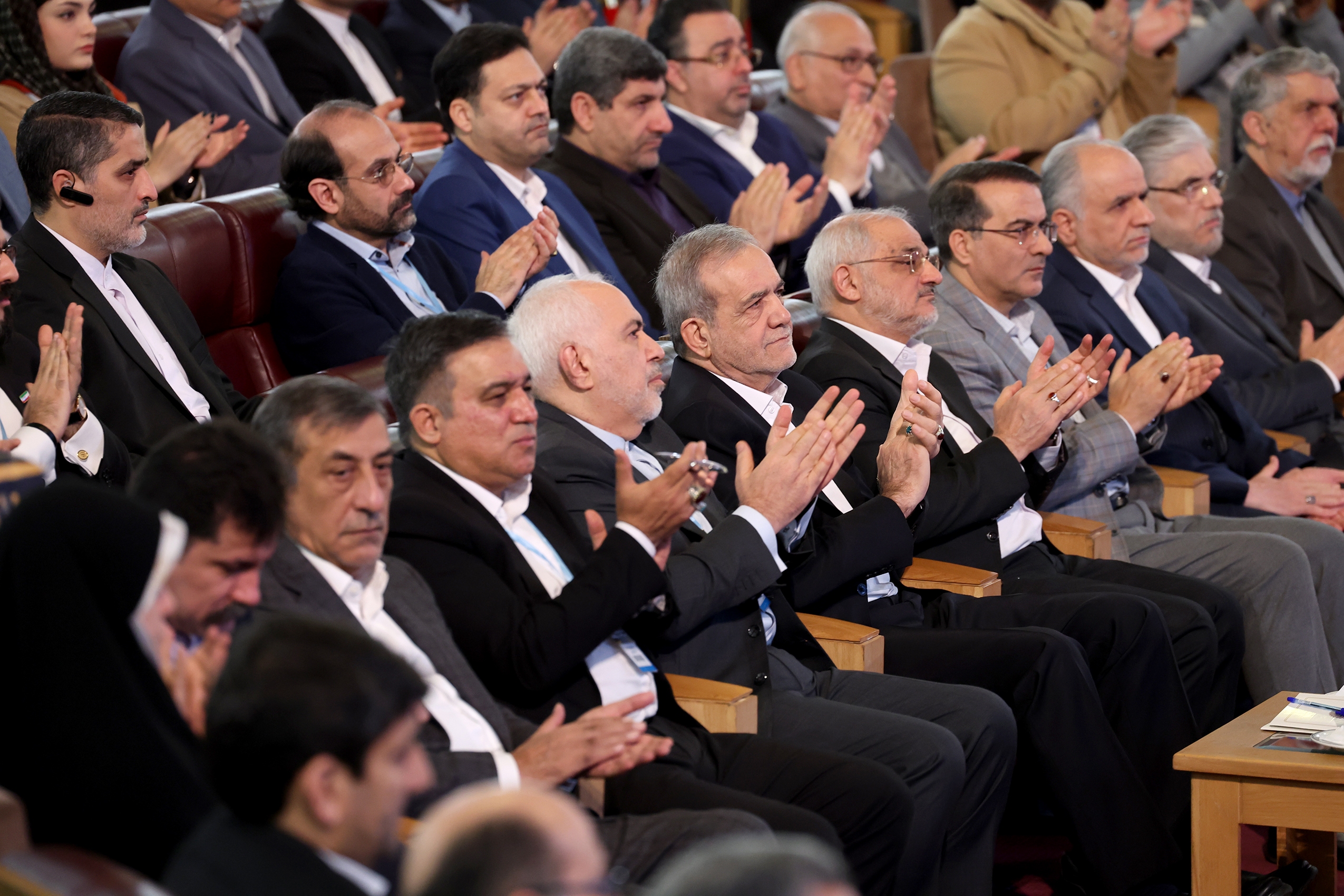 تحلیل «فرهیختگان» از «وفاق ملی» در دولت پزشکیان؛ ایدهای برای کاهش شکاف یا ابزار کنترل سیاسی؟ وفاق ملی