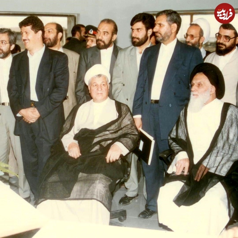 هاشمی رفسنجانی در روز ورود محمولۀ کامپیوتر به ایران؛ دهۀ ۷۰ +عکس