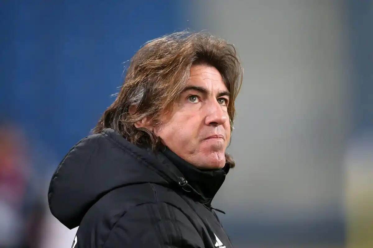 ببینید| جروبحث ساپینتو با عوامل برگزاری بازی سوپرجام