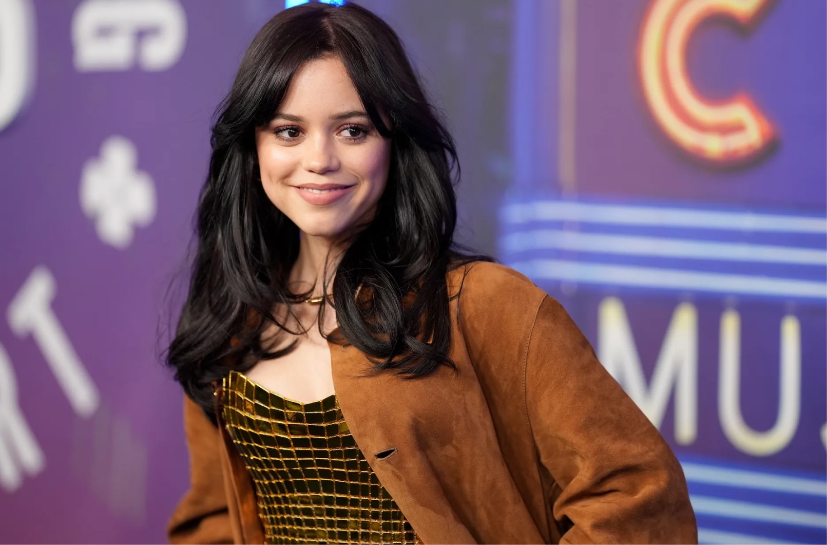 جنا اورتگا کیست؟| فیلم‌شناسی بازیگر محبوب سریال ونزدی