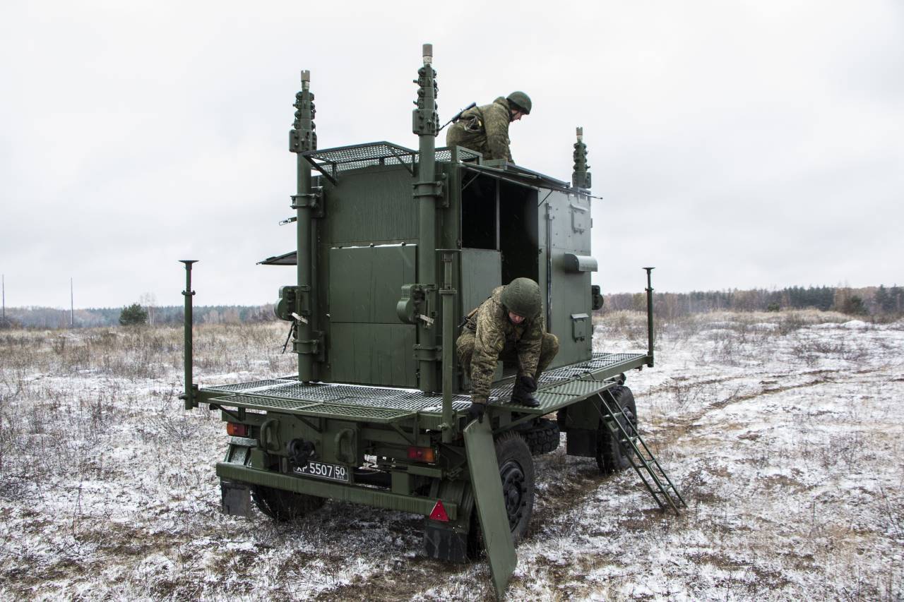 پارازیت انداز R-330ZH Zhitel