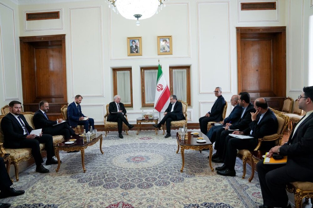 گفت و گوی دیپلمات ارشد روسیه با عراقچی گفت و گوی دیپلمات ارشد روسیه با عراقچی