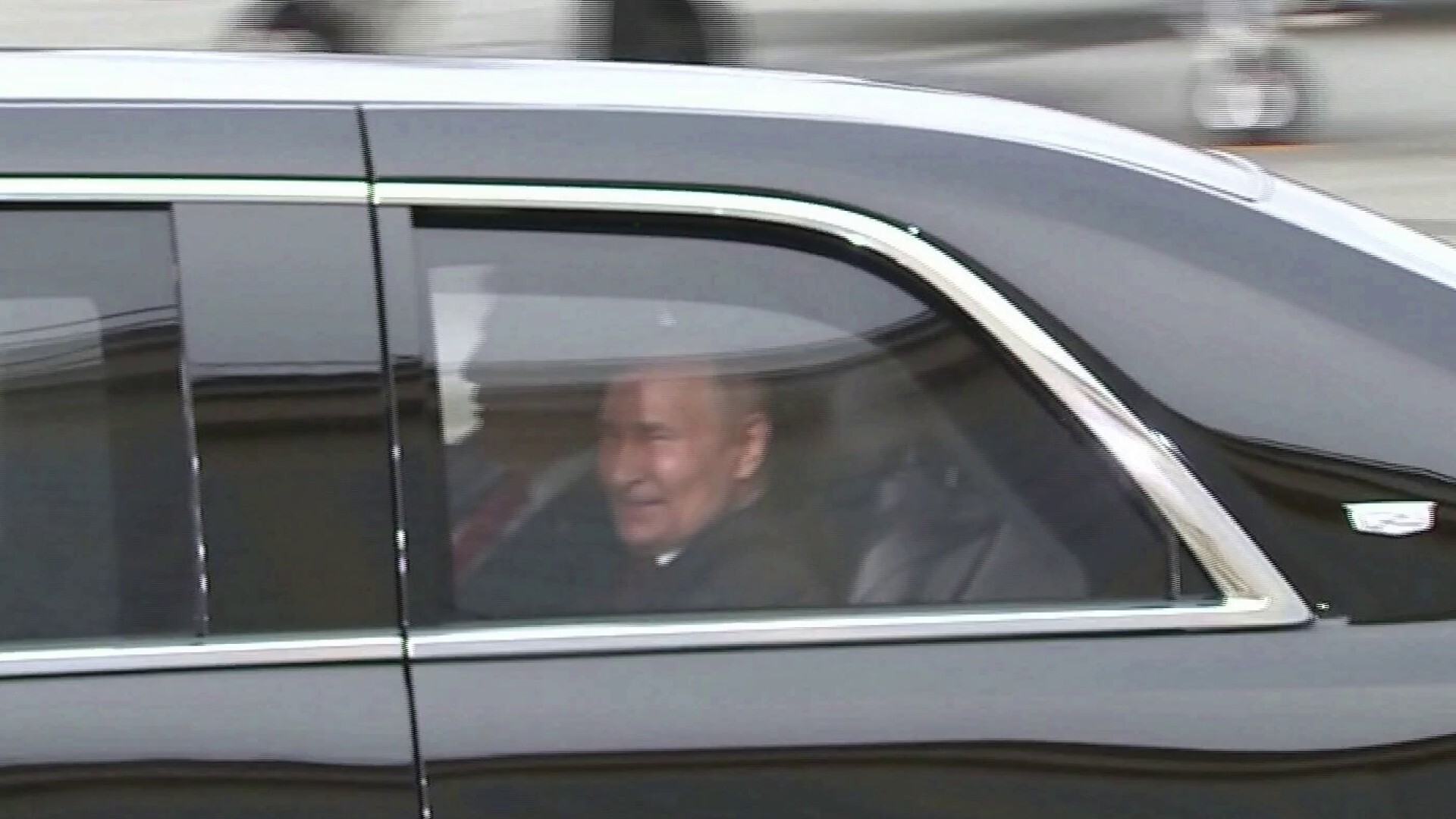 از سوییشرت لاوورف، پرواز بمب‌افکن B-2، گوش‌های سنگین پوتین، شروع عجیب نشست خبری، تا کتلت مرغ اوکراینی | متن و حواشی جنجالی دیدار ترامپ و پوتین در آلاسکا چه بود؟