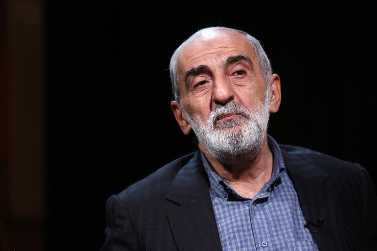 پیشنهاد شریعتمداری به پزشکیان؛ علی لاریجانی را مشاور خود کنید