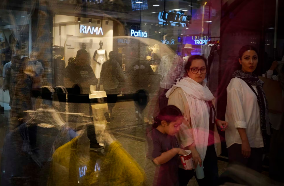 روزمرگی در سایه ترس و ویرانی؛ بازگشت آهسته ایران به زندگی پس از جنگ ۱۲ روزه +تصاویر مردم تهران