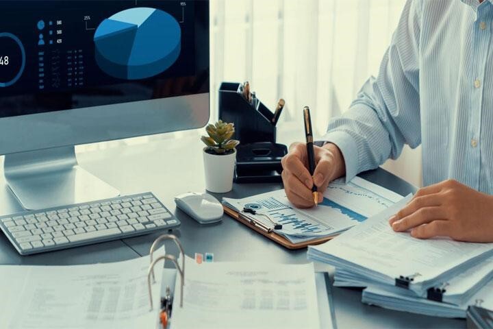 چرا شرکتها به خدمات مالی و حسابداری نیاز دارند؟ چرا شرکتها به خدمات مالی و حسابداری نیاز دارند؟