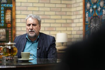 توصیه فلاحت‌پیشه به لاریجانی؛ تابوشکنی کن!