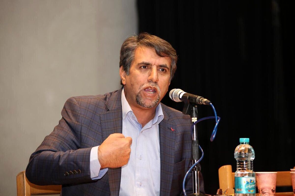 انتقاد تند جوادی حصار از هتاکی‌ها به پزشکیان: تلویزیون را که باز می‌کنید در آن از بالا تا پایین مملکت را فحش می‌دهند