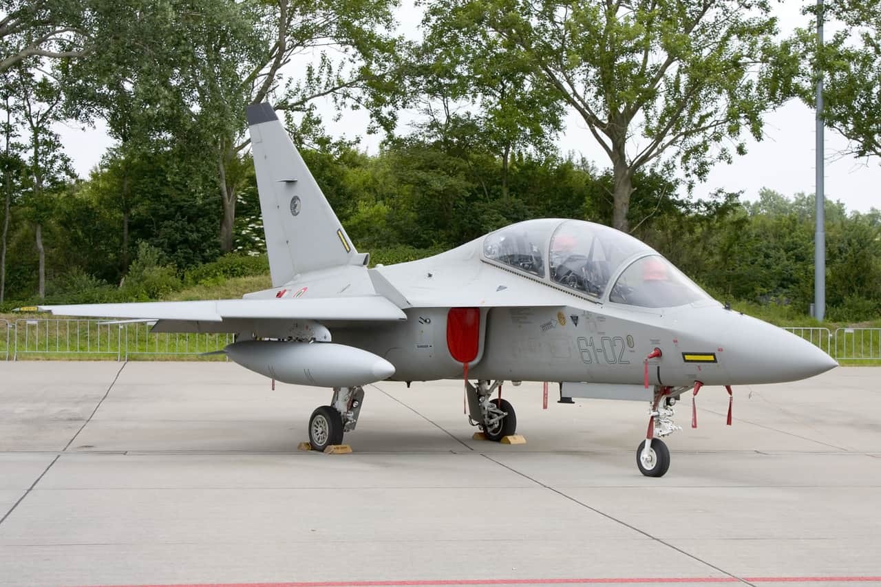 مشخصات هواپیمای آلنیا آئرماچی ام-۳۴۶