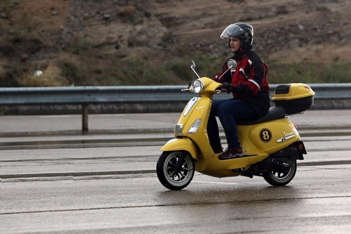 پلیس راهور: مصوبه موتورسواری زنان در دست بررسی است