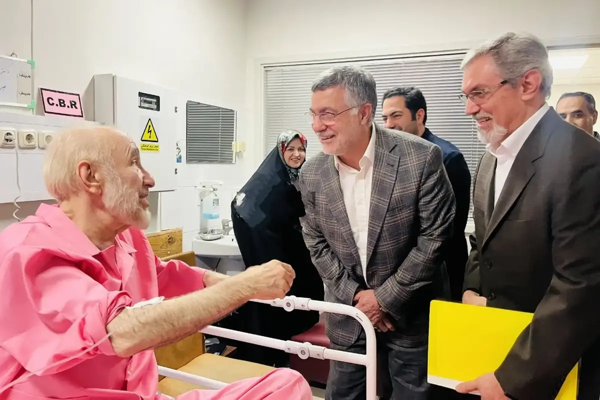 ببینید| عیادت وزیر بهداشت از سیدمحمد خاتمی