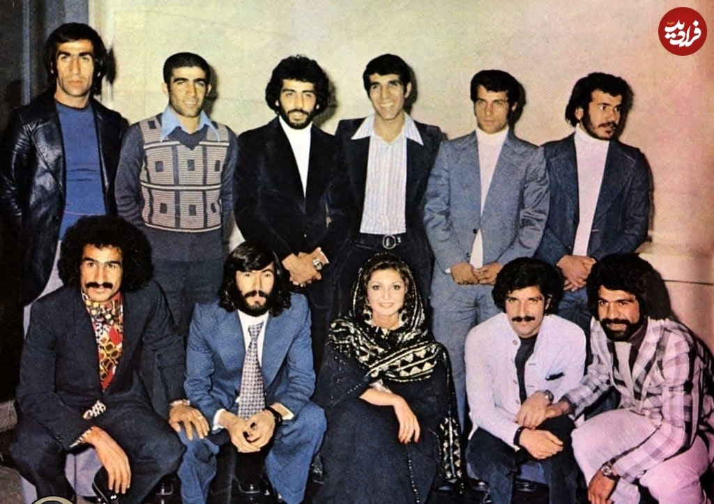 عکسی از ستاره‌های فوتبال ایران در کنار گوگوش؛ سال ۱۳۵۳