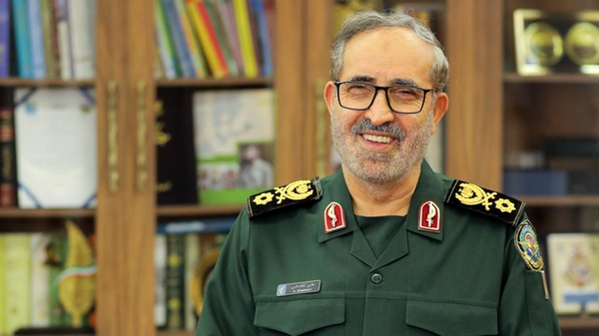 دختر شهید شادمانی: پدرم در تعقیب و گریز مستقیم با رژیم صهیونیستی به شهادت رسیدند نه بمباران هوایی دختر شهید شادمانی: پدرم در تعقیب و گریز مستقیم با رژیم صهیونیستی به شهادت رسیدند نه بمباران هوایی