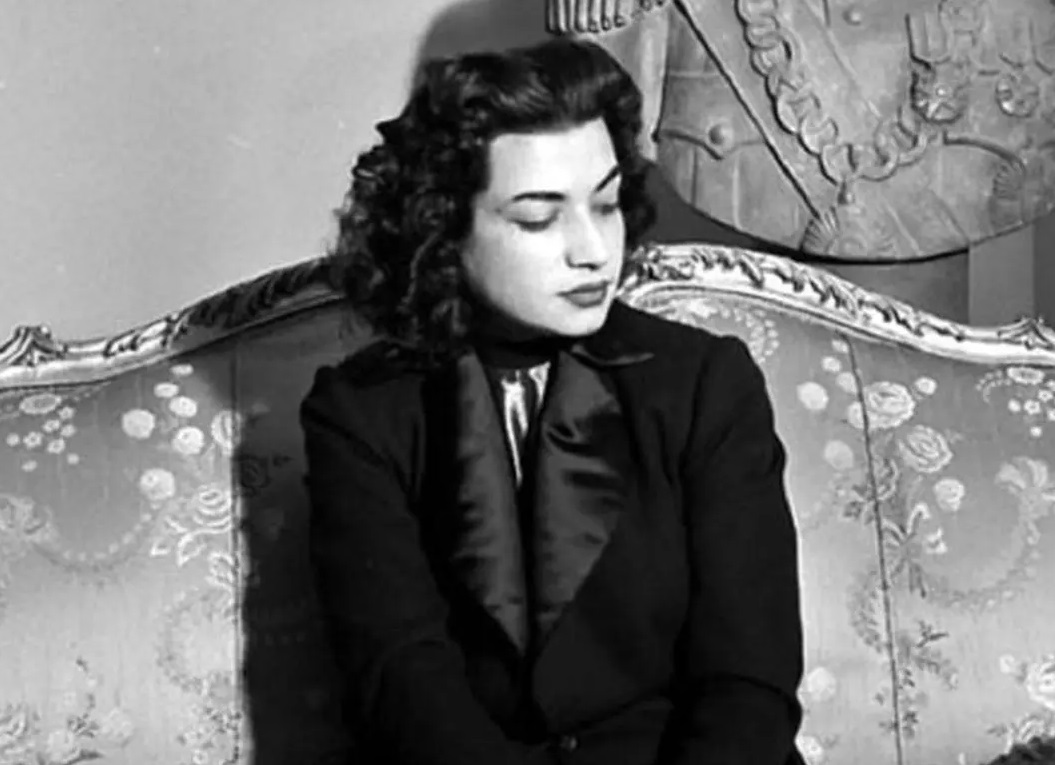 عکسی از اشرف پهلوی در مراسم تاجگذاری برادرش؛ سال ۱۳۴۶