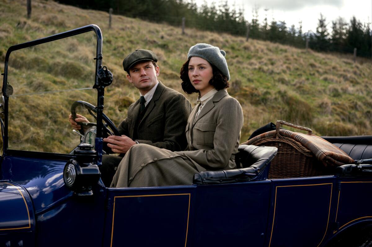 نقد و بررسی سریال غریبه: هم خون من| عشق و نبرد قدرت در دل اسکاتلند سریال غریبه: هم خون من