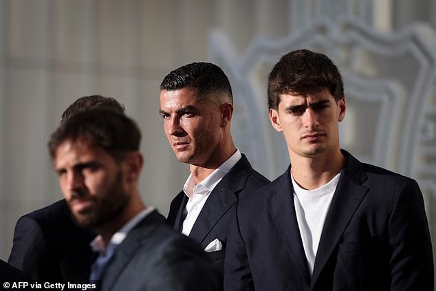 ادای احترام رونالدو و یارانش به ژوتا