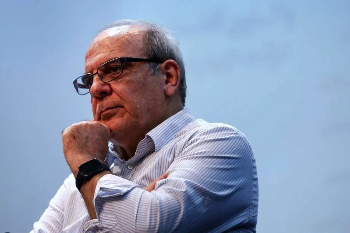 واکنش عباس عبدی به لغو کنسرت همایون شجریان: مساله بی‌حجابی بود نه رفتار‌های ناهنجار